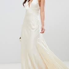 It's a perfect fit for the modern minimalist styles we're seeing. 20 Best Slip Wedding Dresses Of 2021