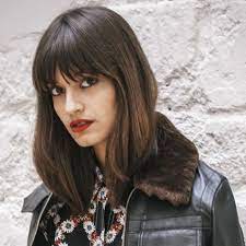 couplet 2 les vrais amours sont muets tu aurais dû t'en douter tu aurais dû la boucler, eddy sûr que j'en serais pas là à t'étouffer dans les draps mais c'est pas. Clara Luciani Blue Jeans Cover Lana Del Rey By Alexandre Benito