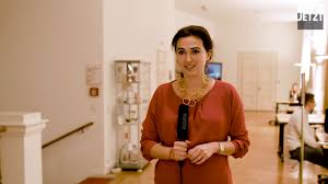 Zadic is a bosnian muslima and a politician for the green party who describes herself as a dedicated feminist. Zadic Heute Ist Tag Der Migration Gelungeneintegration Partei Jetzt