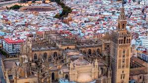 Primer besamanos de la virgen de los reyes. Restauracion De Fachada De La Catedral De Sevilla Alquiansa Andamios