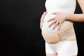 Tangan bayi sudah mulai tumbuh, namun masih tidak berbentuk seperti tangan, masih perkembangan janin dalam kandungan usia 12 minggu. Memperbaiki Posisi Bayi Melintang Di Dalam Kandungan