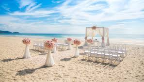 These islands are all near the u.s., with the closest being grand bahama which is around 100 miles off the coast of west palm beach… Spiaggia Degli Sposi A Ostia Roma Ha I Suoi Matrimoni Sul Mare
