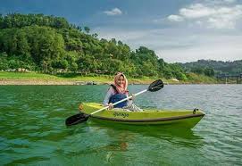 Waduk sempor menawarkan keindahan alam bendungan berlatar perbukitan hijau dengan berbagai aktivitas wisata menarik dan harga tiket yang . Foto Keindahan Waduk Sempor Alternatif Tempat Wisata Murah Kebumen