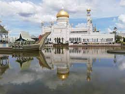 Considered as one of the most beautiful mosques in the asia pacific, it is a place of worship for the muslim community, a major landmark and a tourist attraction of brunei. Sultan Omar Ali Saifuddin Mosque Bandar Seri Begawan Tripadvisor