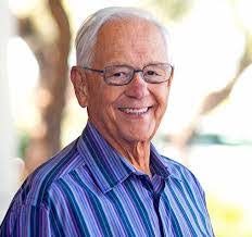 Elizabeth Calcagno's Instagram, Twitter & Facebook