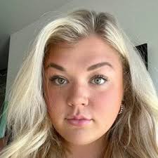 Samantha Joe's Instagram, Twitter & Facebook