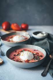 Kalte Tomatensuppe Salmorejo Style Mit Burrata Mandeln Und Serranoschinken Moey S Kitchen Foodblog Tomaten Suppe Cafe Essen Kalte Tomatensuppe