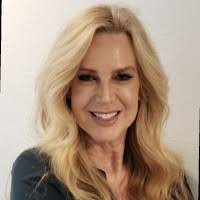 Veronica Stephens's Instagram, Twitter & Facebook