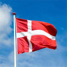 De denemarken vlag is de oudste nationale vlag ter wereld die nog steeds in gebruik is. Hoge Kwaliteit Dannebrog Deense Vlag Vlag Van Denemarken Vlaggen En Banners 90x150cm Danish Flag Flags Flagsdenmark Flag Aliexpress