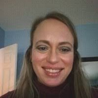 Danielle Bischoff's Instagram, Twitter & Facebook