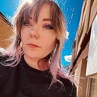 Julie Bourbeau's Instagram, Twitter & Facebook