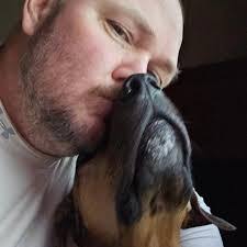 Max Paez's Instagram, Twitter & Facebook