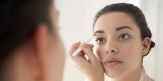 Check out wunder2's instagram @wunder2cosmetics for a giveaway (open worldwide)! How To Shape Your Eyebrows At Home 5 Steps For Beginners