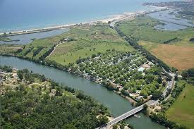 Bienvenue à l'île d'oléron au camping les sables vignier plage, un camping familial 3 étoiles en bord de mer dans la commune de saint georges d'oléron, entre le port de la cotinière et le village de. Camping La Plage D Argens Vue Aerienne De L Argens Du Camping A 600m De La Mer Mediterannee Bild Von La Plage D Argens Saint Aygulf Tripadvisor