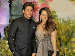 Gauri Khan Opens Up About The Thing She Dislikes About Shah Rukh Khan Welcome to bollywood badshah shahrukh khan photo gallery, shahrukh khan wallpapers, shahrukh khan photos, shahrukh khan pictures. thing she dislikes about shah rukh khan