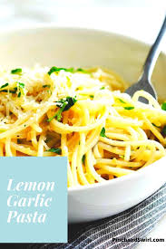 Fast And Easy Lemon Garlic Pasta Pinch And Swirl Italian Recipes Easy Easy Pasta Recipes Lemon Garlic Pasta