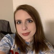 Nicole Benoit's Instagram, Twitter & Facebook