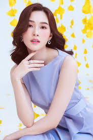 Nhan sắc đặng thu thảo sau tám năm đăng quang; Top 3 Hhvn 2012 Hoa Háº­u Ä'áº·ng Thu Tháº£o Va 2 A Háº­u Ä'á»u Co Hon Nhan Vien Man Vietnamnet