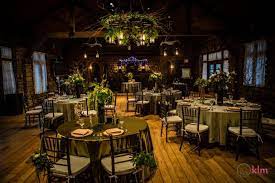 Brown County Weddings Amanda Nick Wedding Venues Indiana Forest Wedding Venue Winter Wedding Venues