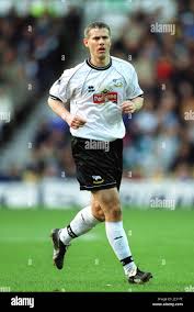 ROBERT LEE DERBY COUNTY FC PRIDE PARK DERBY ENGLAND 09 February 2002 Stock  Photo