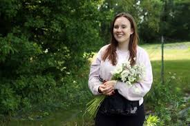 Beautifully Bloomed Florist In Cedar Rapids Planting Seeds For Next Year S Weddings The Gazette