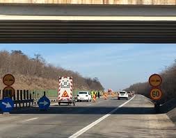 Cele mai noi știri despre autostrada soarelui. Coloane De MaÈ™ini Pe Autostrada Soarelui Pe Sensul CÄƒtre CapitalÄƒ In Zonele Unde Au Loc LucrÄƒri De ReparaÈ›ii Hotnews Mobile