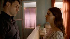 Magno (Juliano Cazarré) fica surpreso ao descobrir que Betina (Isis  Valverde) é filha de Nicete (Magali Biff)