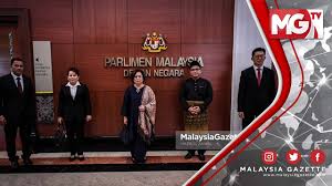 Sementara itu, usul melantik theodore ditarik balik yang dimaklumkan oleh senator datuk marzuki yahya daripada bebas. Korang Tahu Tak Kita Pernah Ada Ahli Dewan Negara Yang Cute766