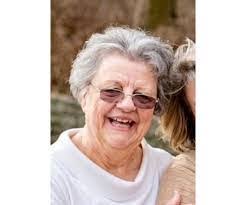 Noelle Ogle's Instagram, Twitter & Facebook