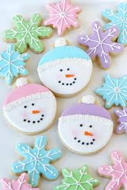 Make Your Christmas Cookies Stand Out With These Simple Decorating Ideas Christmas Sugar Cookies Christmas Cookies Decorated Christmas Sugar Cookie Recipe