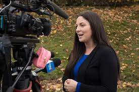 1986 veya 1987 doğumlu) bir olduğunu kanadalı temsil etmek seçildi politikacı binme ait fredericton içinde kanada avam kamarası içinde 2019 kanada federal. Green Party Mp Jenica Atwin Crossing The Floor To Join The Liberal Party National Globalnews Ca