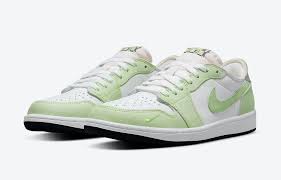 Genuine leather and textile in the upper provide structure with a comfortable fit. Official Images Air Jordan 1 Low Ghost Green Fotomagazin