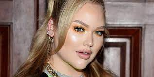 Popular beauty youtuber nikkietutorials — real name nikkie de jager — got engaged to her boyfriend dylan drossaers during a romantic trip to italy in august 2019. Zo Zag Nikkie De Jager Er Vroeger Uit Voor Ze Begon Met Youtube