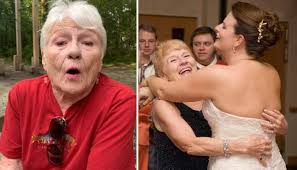 Thea White, Voice of Muriel