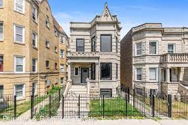 Studios to 4 bedroom student apartments in south loop chicago. 4 And Up Bedroom East Garfield Park Apartments For Rent Chicago Il Forrent Com