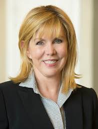 Winning Ways in Commercial Real Estate: 18 Successful Women Unveil the Tips  of the Trade in the Real Estate World : DeGange, Margo, Goodwin, Pamela J.,  MacKenzie, Gwen, Richardson, Valerie, Pierson, Jennifer