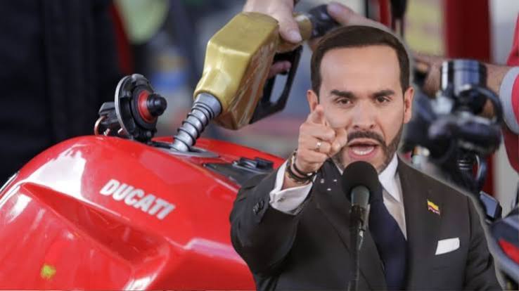 De la Espriella ordena revertir aumento de la gasolina
