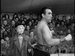 La strada is a strong story that juxtaposes the over bearing personality of a side show strong man (anthony quinn) who doesn't care who he abuses and the young woman (giulietta masina) he purchases for an assistant, she has a child like mind and a light joyous heart that he tries. La Strada 1954 Nick Shogun S Movie Reviews