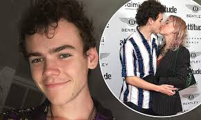 EXC: Woody Cook SPLITS from Nell Williams!