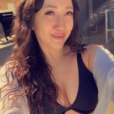 Cassie Eastman's Instagram, Twitter & Facebook