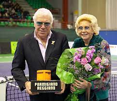 Lea pericoli, grande tennista, giornalista e conduttrice televisiva italiana, è nata il 22 marzo 1935 oggi pericoli è madrina del tennis italiano, gioca a golf e fa attività di beneficenza, dopo essere. Lea Pericoli Tennis Italiano Femminile Come Era E Come E