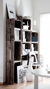 Rustikales Weinkisten Regal Fur Das Wohnzimmer Weinkisten Regal Alte Weinkisten Mobel Aus Alten Weinkisten