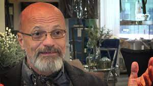 This article uses western name order when mentioning individuals. Egyszoval Zacher Gabor Youtube