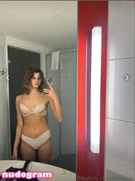 Bella Jone  bellajone  bellajones_ Nude Leaks OnlyFans Photo 8 -  Nudogram v2.0