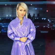 Клипы песен клава кока смотреть в хорошем качестве онлайн бесплатно. Klava Koka Plejlist S Lyubimymi Trekami Pevicy Glamour Ru