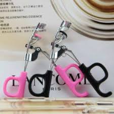 This eyelash curler for asian eye will offer your lashes both curl and quantity. 7 Best Eyelash Curlers For Asian Eyes In Malaysia 2021 Heated Drugstore