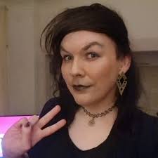 Dani Craig (@Giganticqueer)