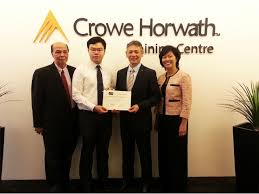The average salary for crowe horwath llp employees in malaysia is rm 31,729 per year. Crowe Horwath Xo Award