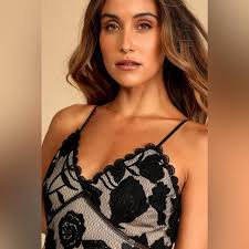 NEW Lulus Alluring Dream Black Floral Mesh Lace Trumpet Midi Dress