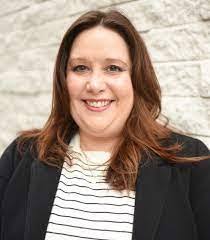 Sara Longfellow's Instagram, Twitter & Facebook